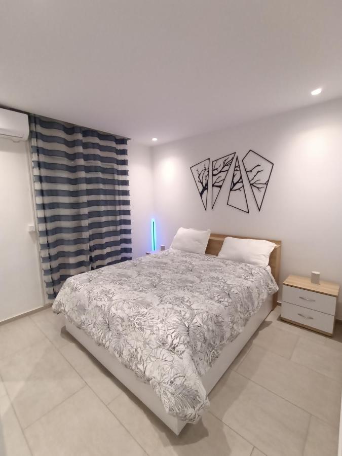 Lovely 1-bed In Lac1 Apartamento